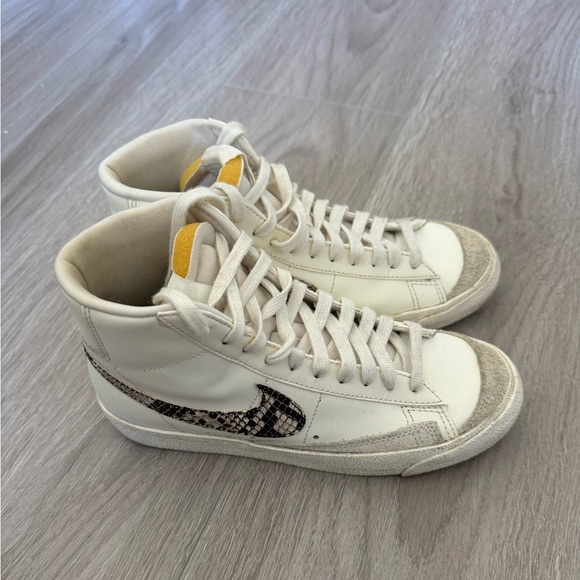 Women's Blazer Mid '77 Snakeskin - Picture 3 of 5